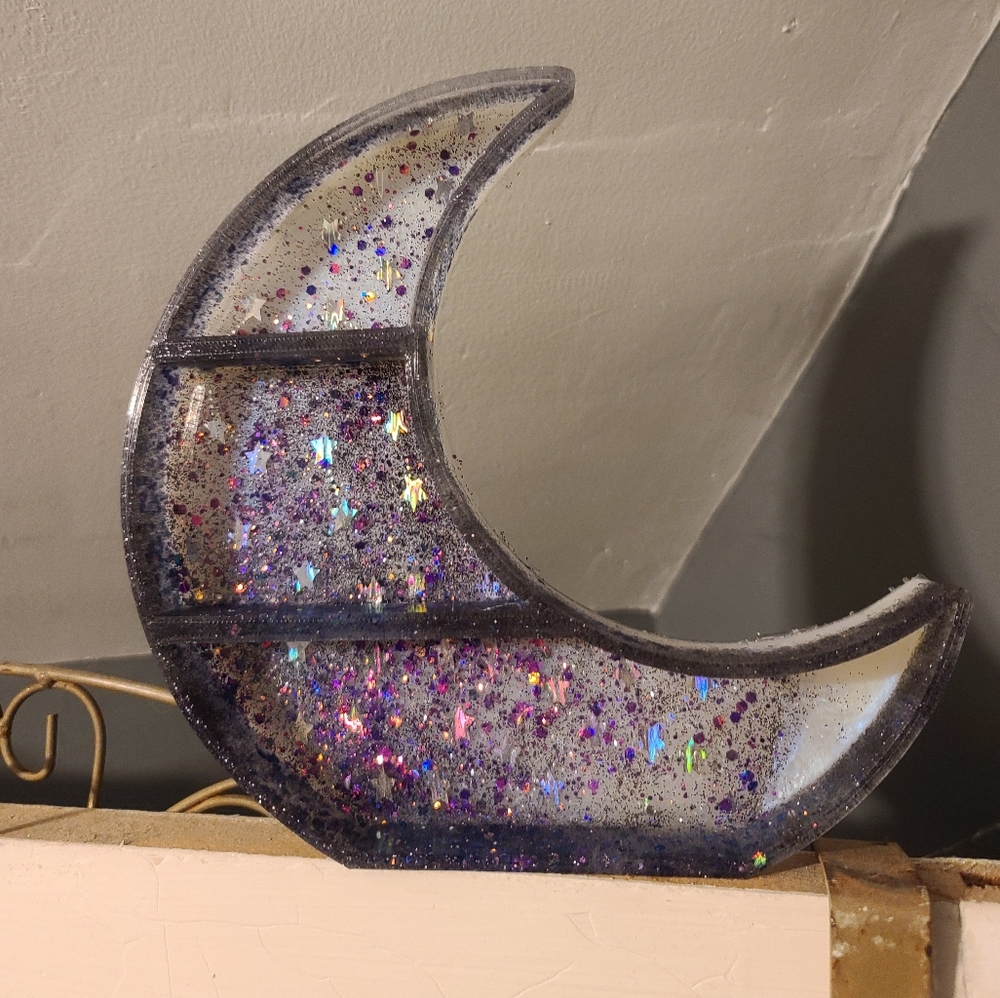 Moon shelf